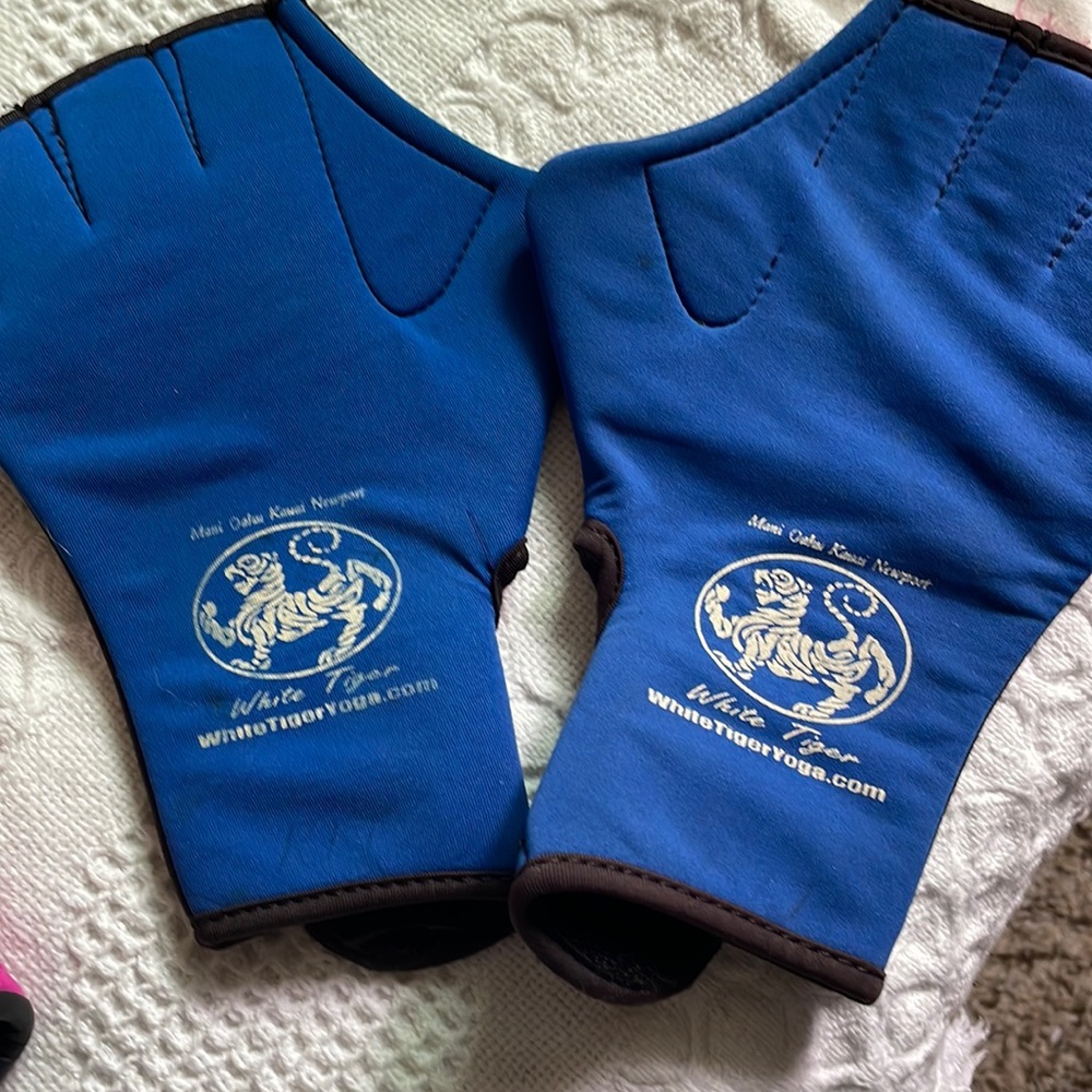 Water/swimming gloves